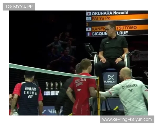 羽毛球少年把球打破了,裁判都懵